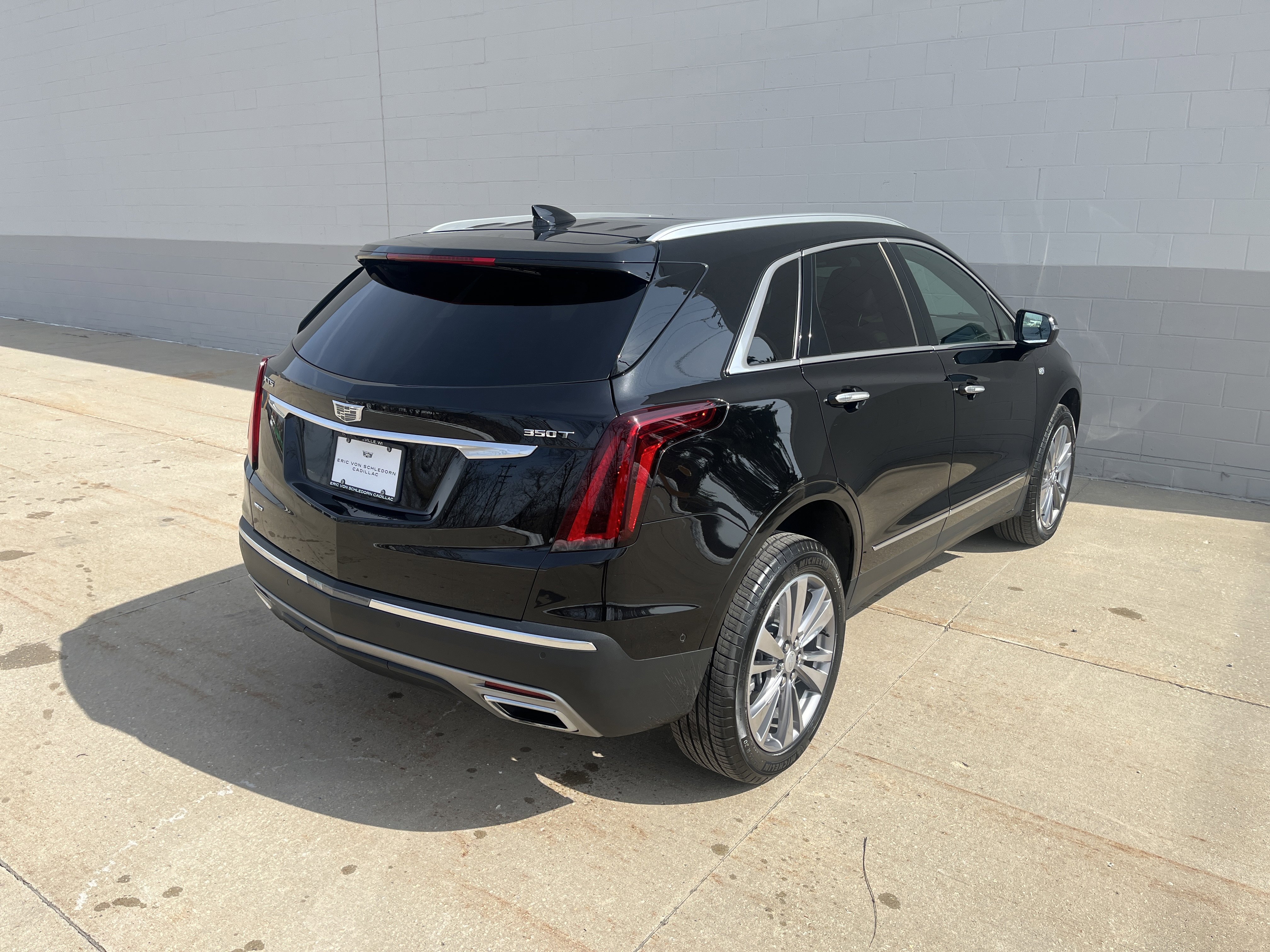 Used 2025 Cadillac XT5 Premium Luxury w/ Technology Package image 6