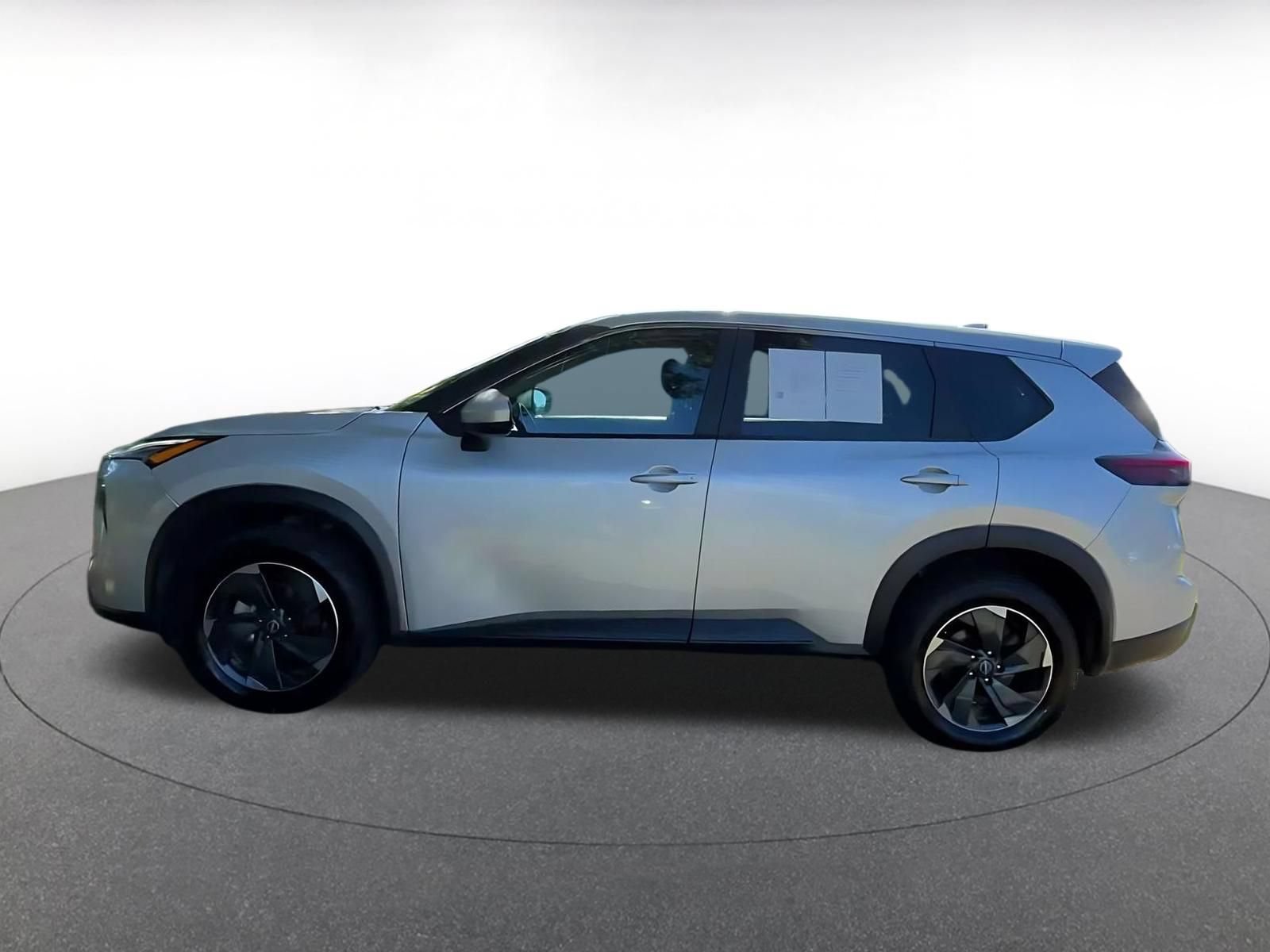 Used 2025 Nissan Rogue SV AWD/4WD image 8