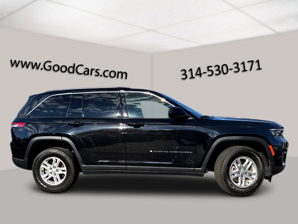 Used 2023 Jeep Grand Cherokee Laredo image 3