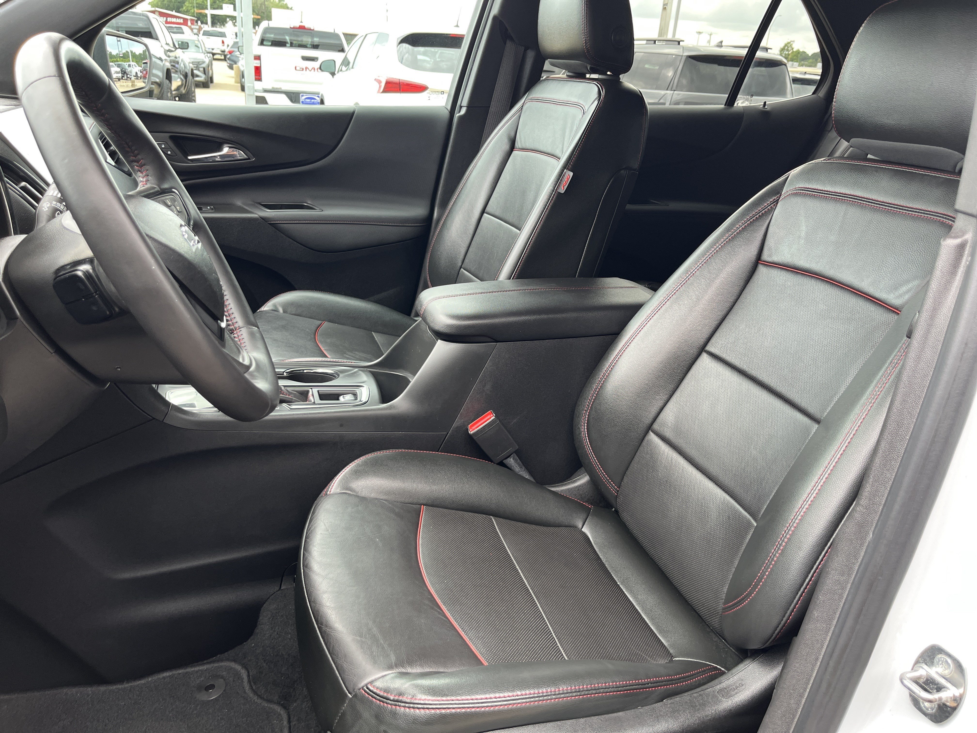 Used 2022 Chevrolet Equinox RS w/ RS Leather Package FWD image 9