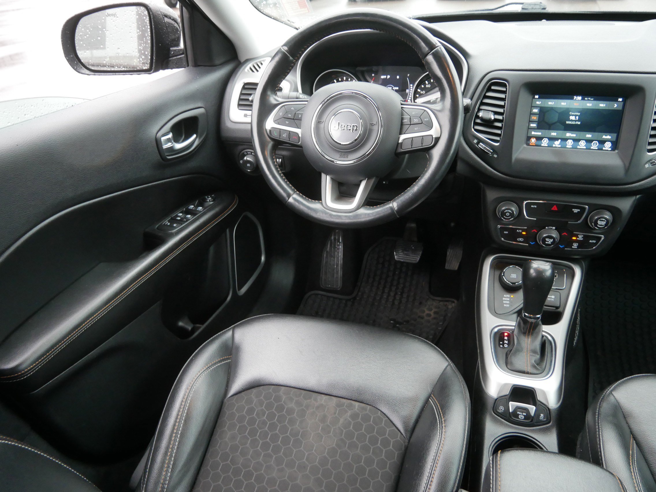 Used 2020 Jeep Compass Latitude w/ Cold Weather Group image 9