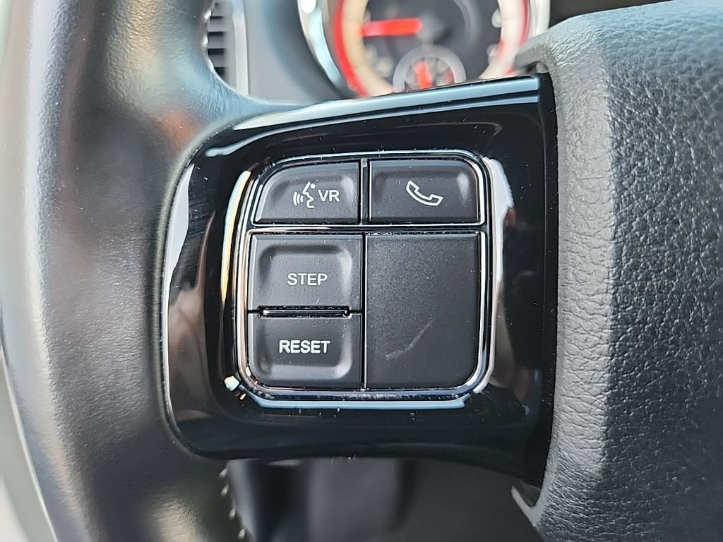 Used 2017 Dodge Grand Caravan SXT FWD image 14