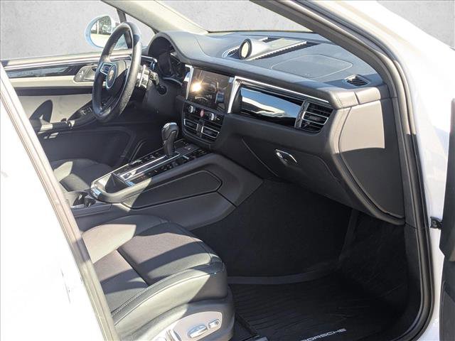 Used 2023 Porsche Macan Turbo image 21