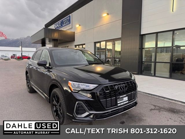 Used 2022 Audi Q3 2.0T Premium w/ Convenience Package AWD/4WD image 1