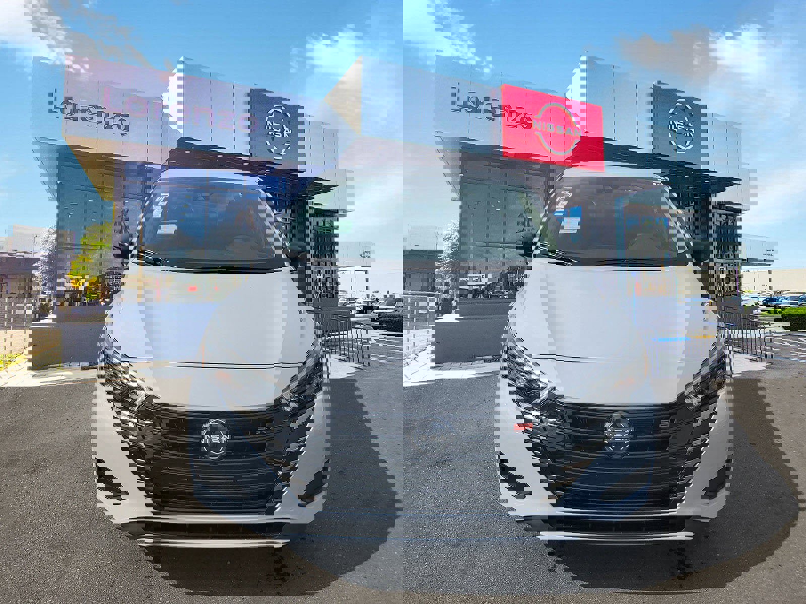 New 2025 Nissan Versa SR w/ Trunk Package image 2