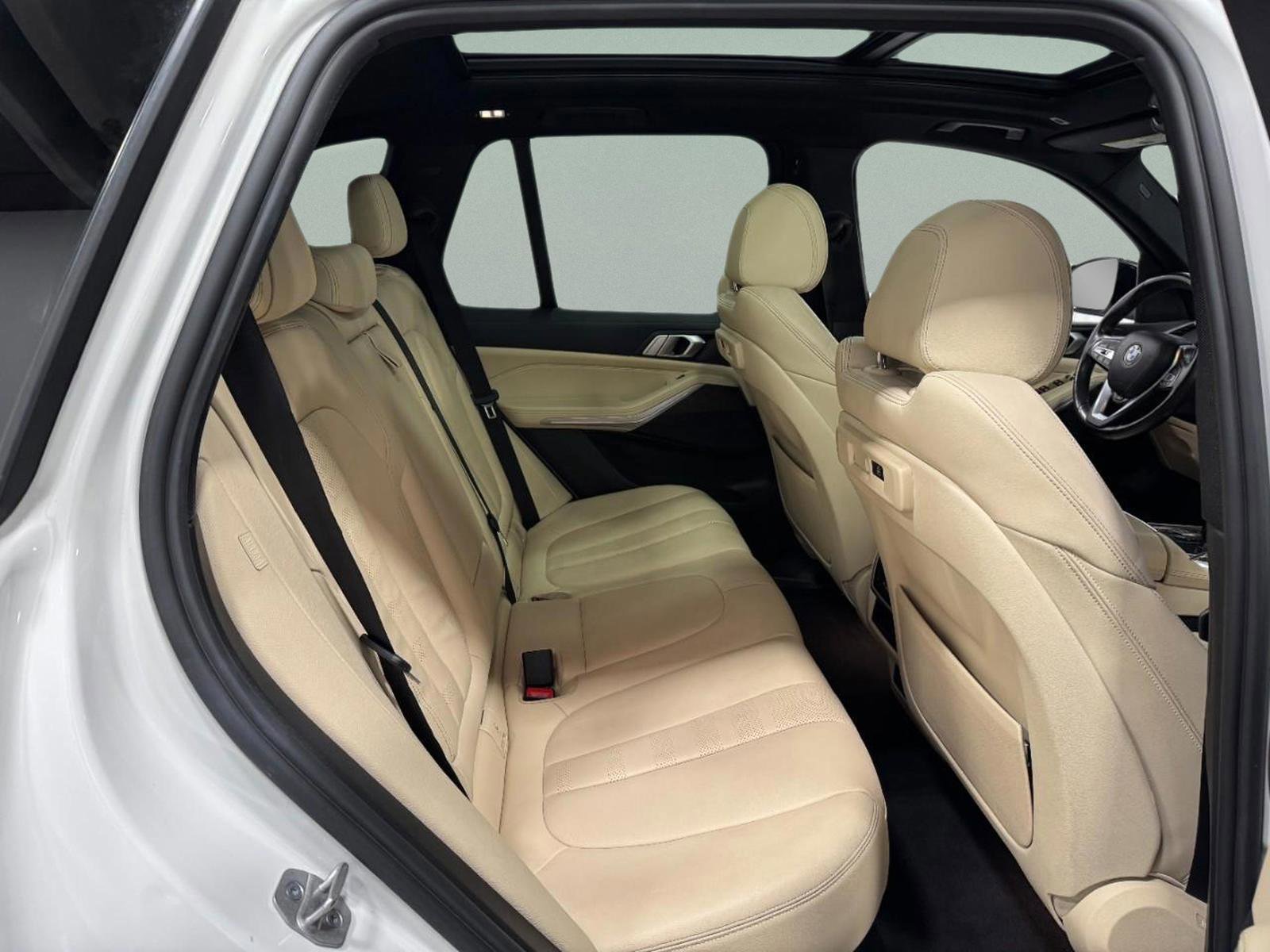 Used 2022 BMW X5 xDrive40i w/ Parking Assistance Package image 10