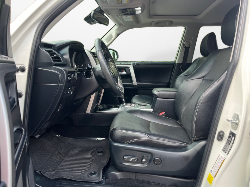 Used 2022 Toyota 4Runner Limited RWD image 11