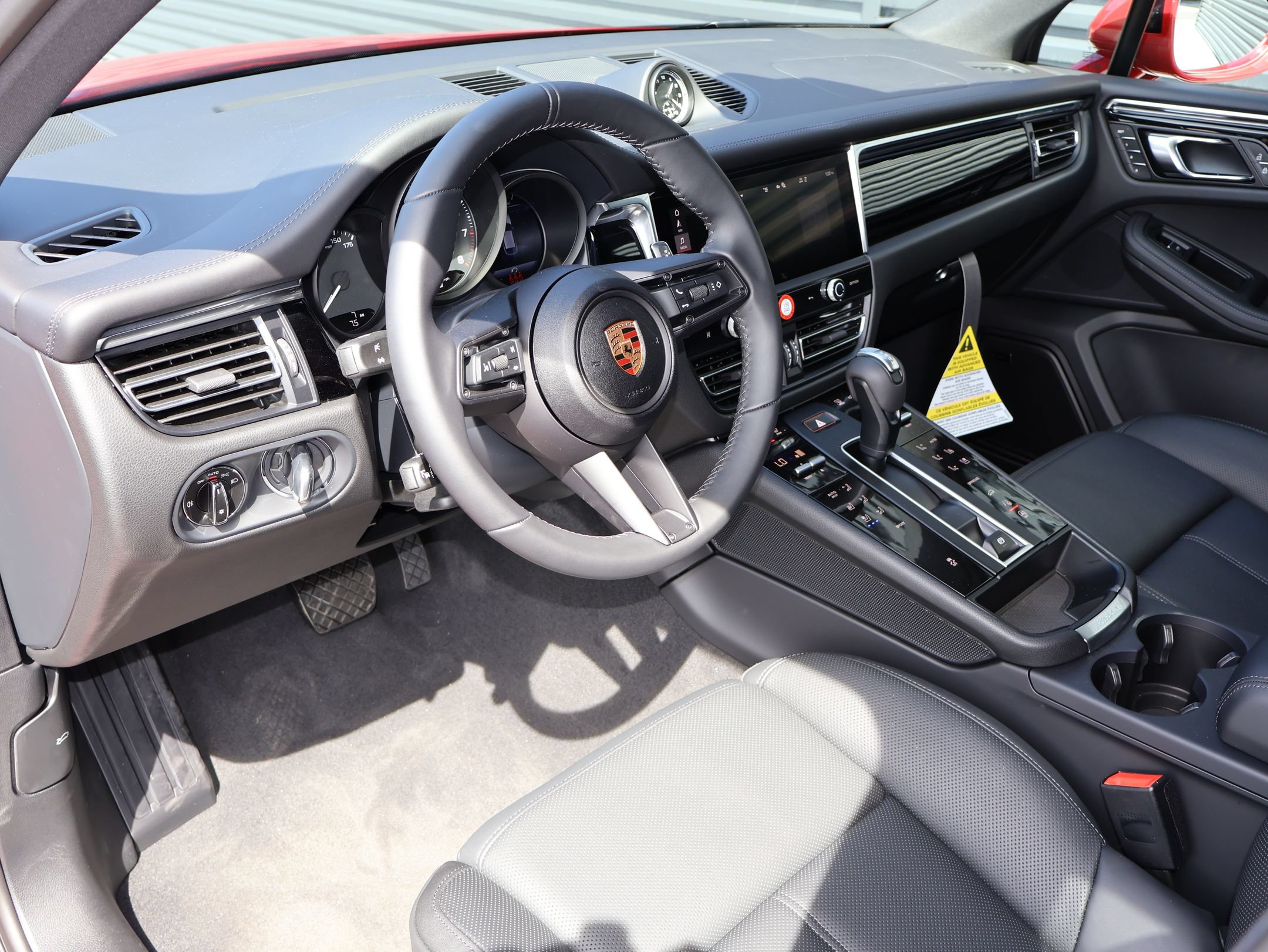 New 2026 Porsche Macan AWD/4WD image 4