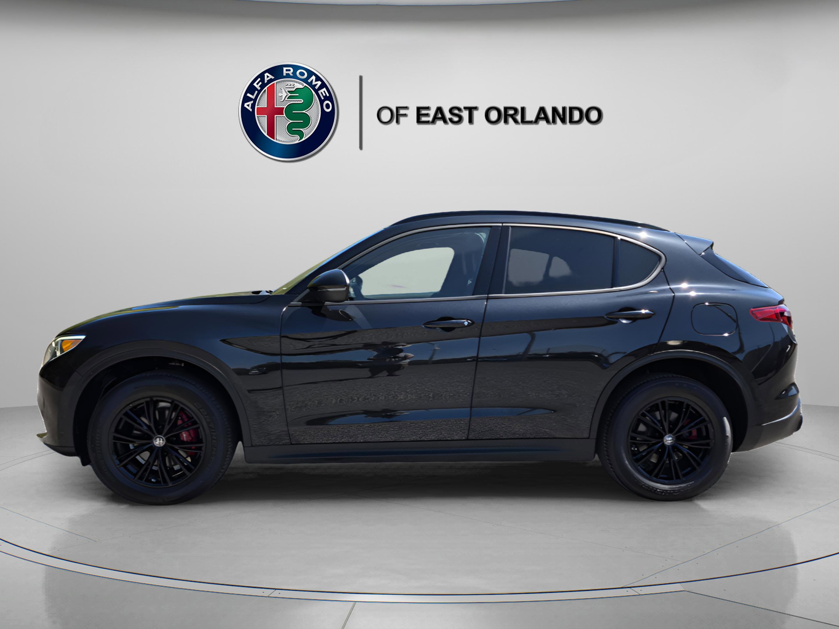 Used 2022 Alfa Romeo Stelvio Sprint RWD image 4