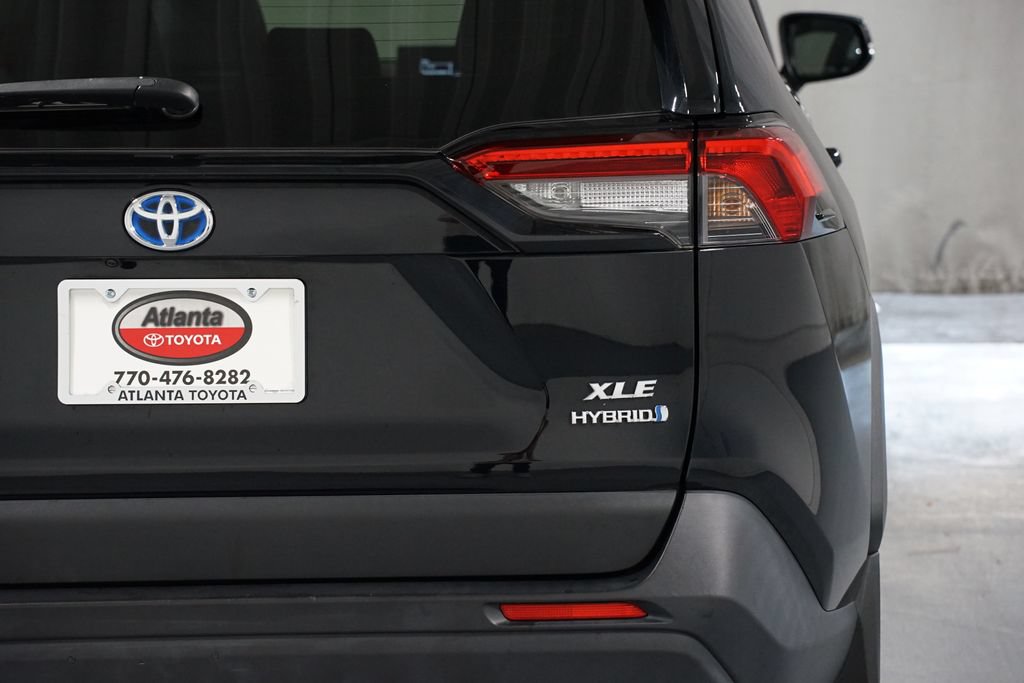 Used 2022 Toyota RAV4 XLE Premium AWD/4WD image 10