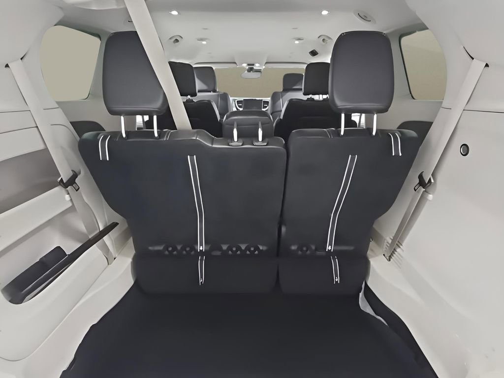Used 2024 Chrysler Pacifica Touring-L image 17