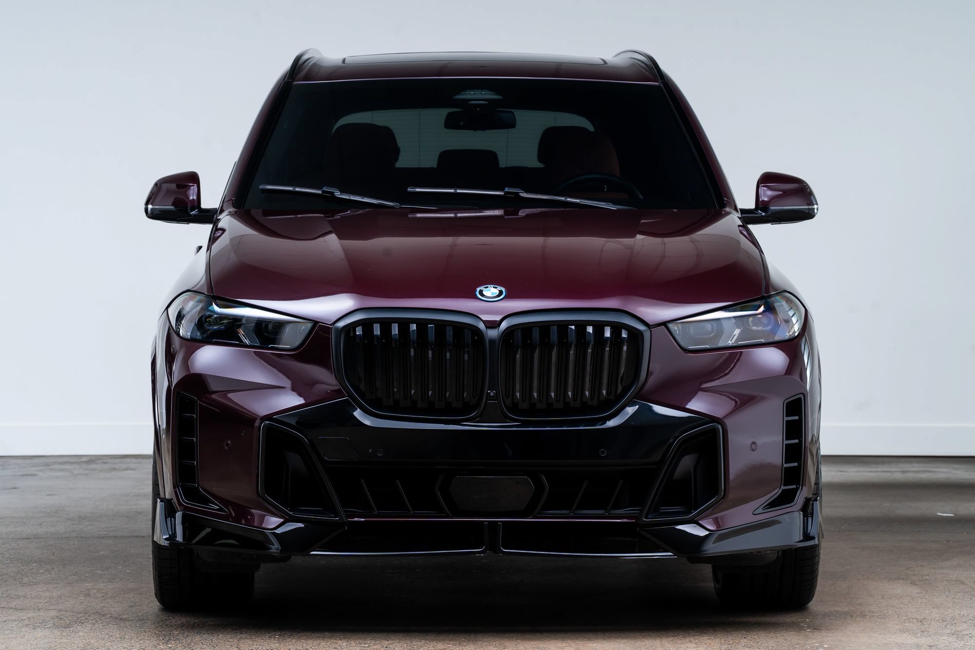 Used 2025 BMW X5 xDrive50e w/ Executive Package AWD/4WD image 2