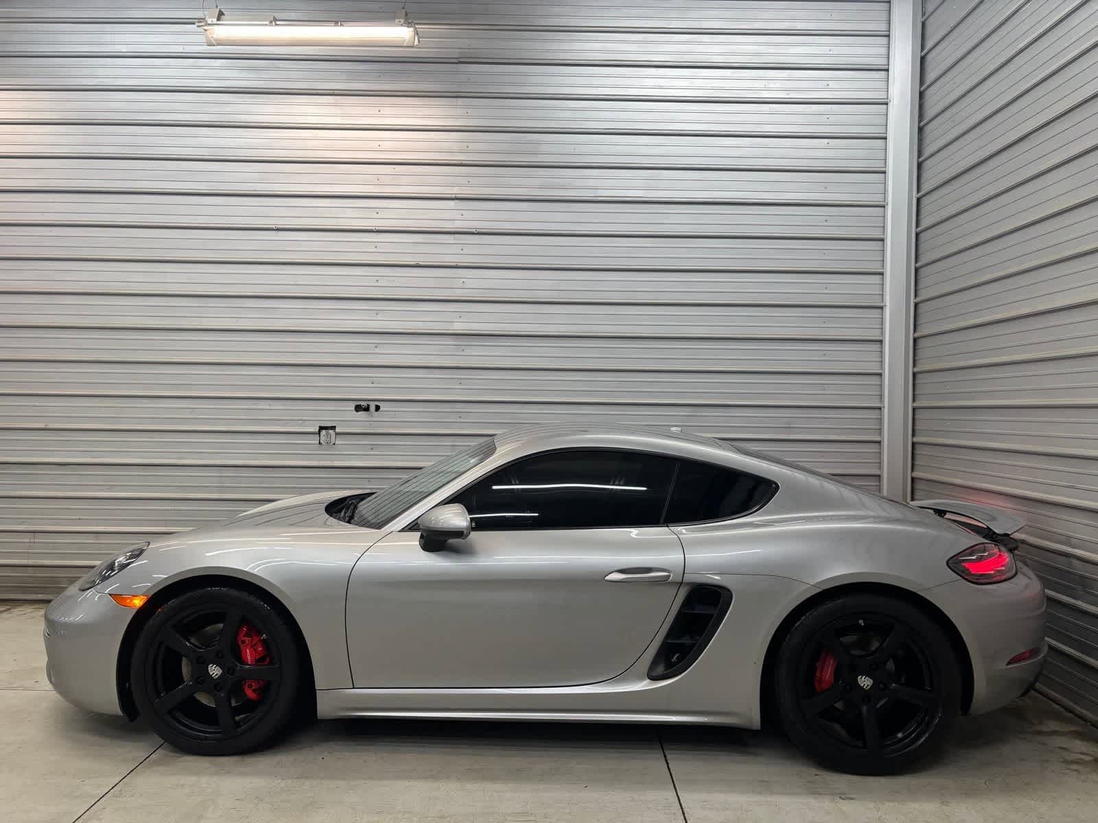 Used 2017 Porsche 718 Cayman S RWD image 6