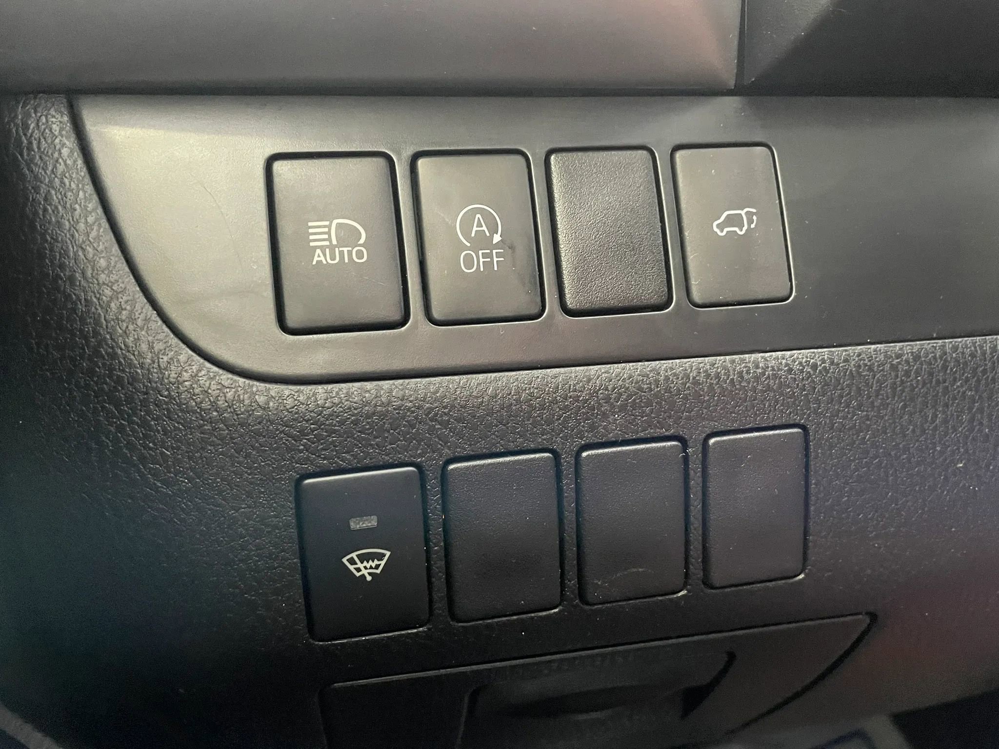 Used 2019 Toyota Highlander XLE AWD/4WD image 9