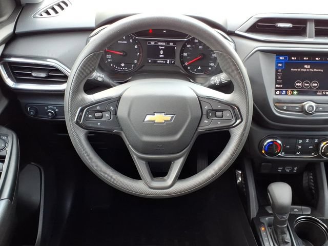 Used 2022 Chevrolet TrailBlazer LT w/ LPO, Blackout Package FWD image 12