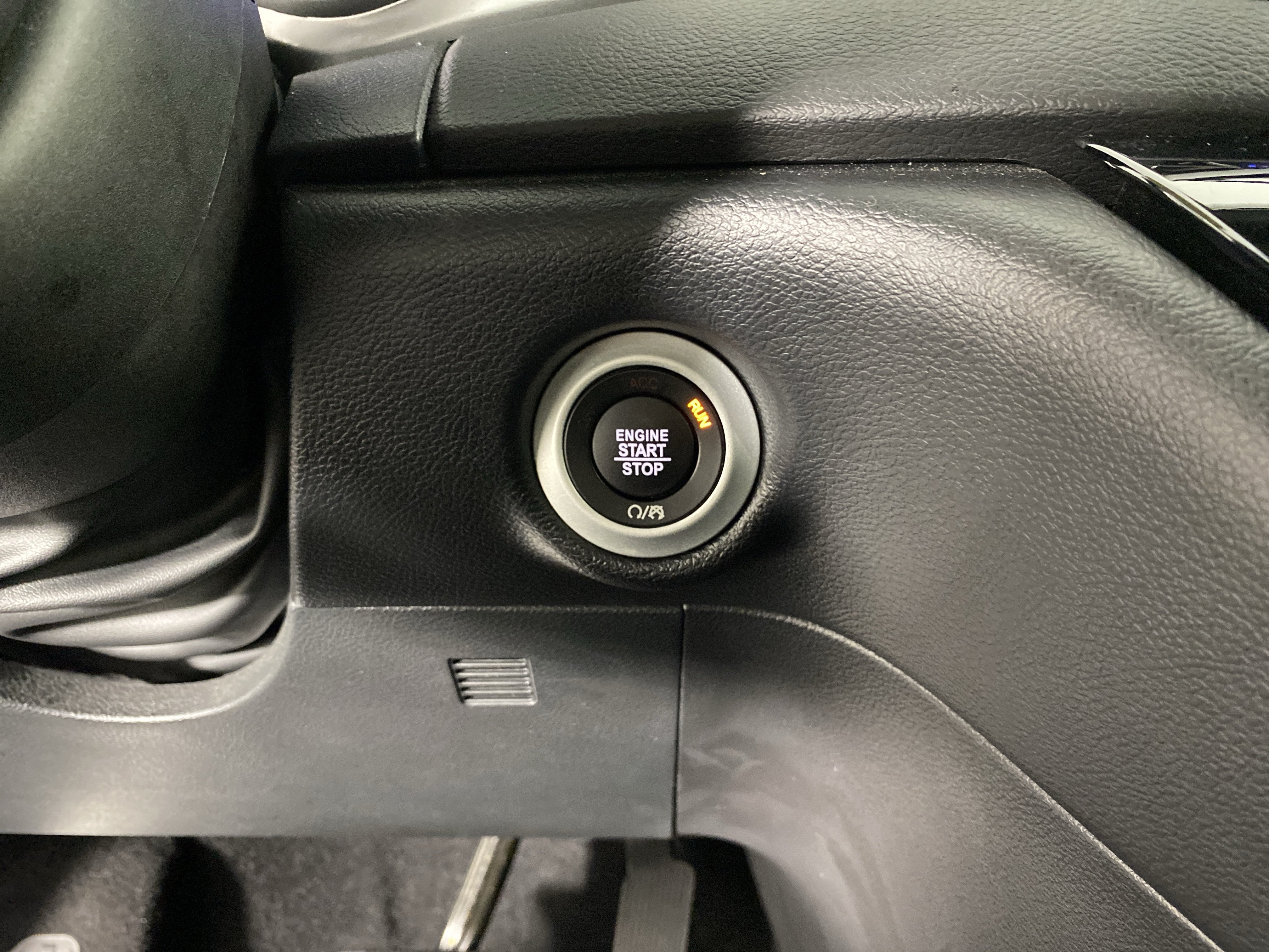 Used 2025 Chrysler Pacifica Select FWD image 37
