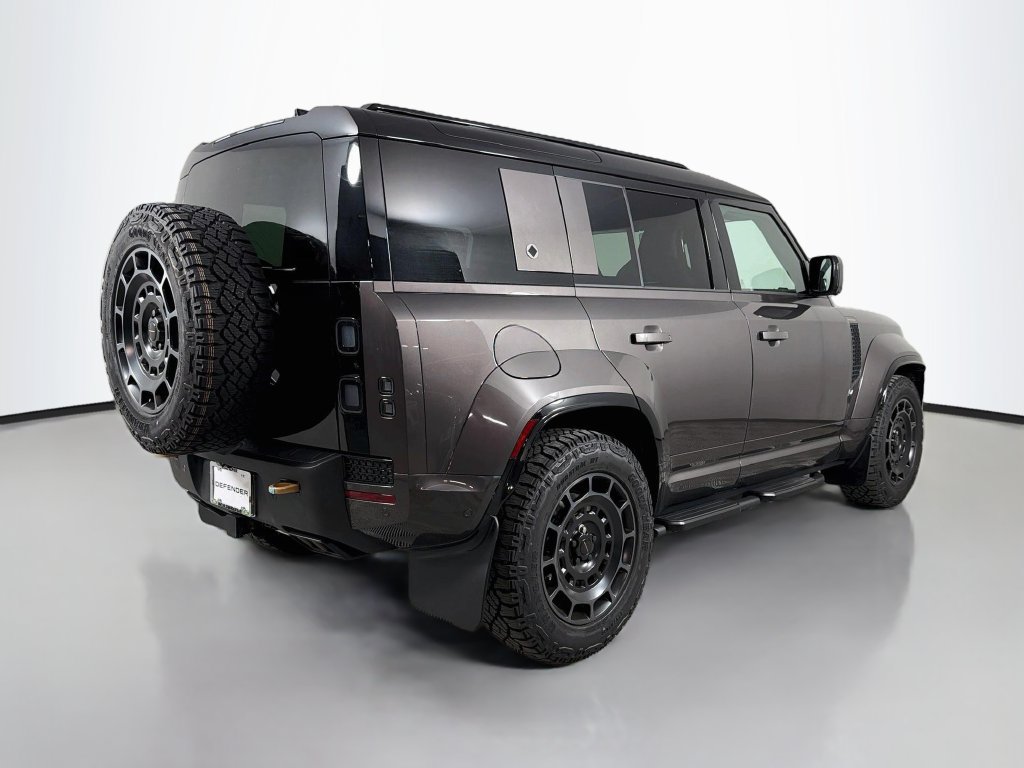 New 2026 Land Rover Defender 110 OCTA AWD/4WD image 5