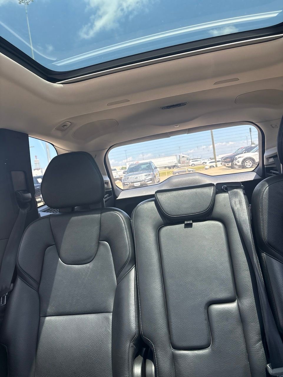 Used 2018 Volvo XC90 T6 Momentum w/ Convenience Package AWD/4WD image 18