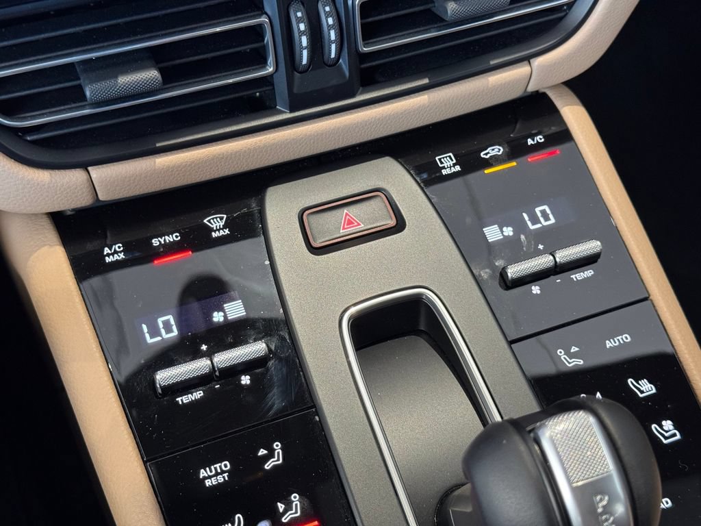 Certified 2026 Porsche Macan AWD/4WD image 24