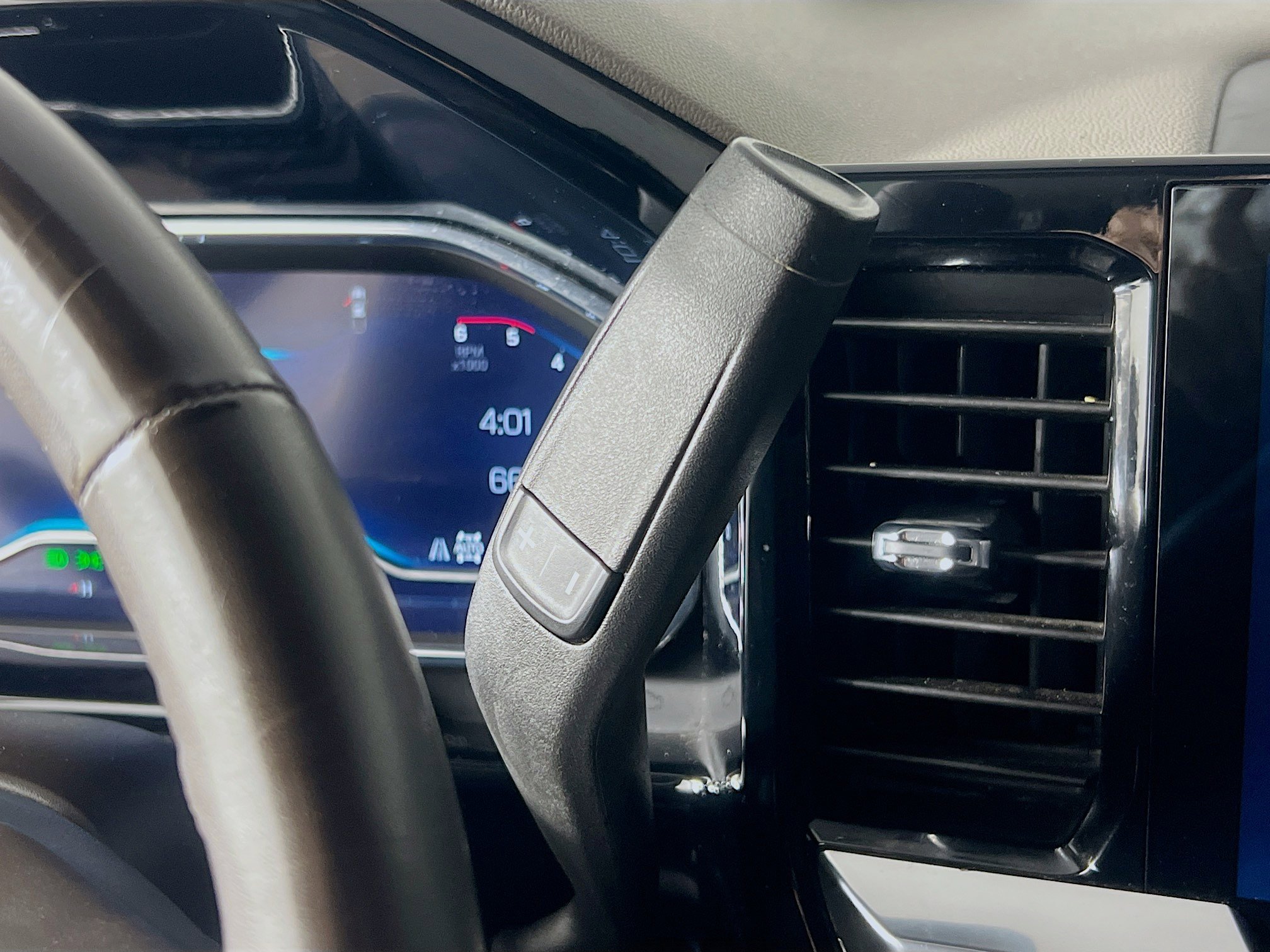 Used 2024 Chevrolet Silverado 3500 LTZ w/ LTZ Plus Package image 17