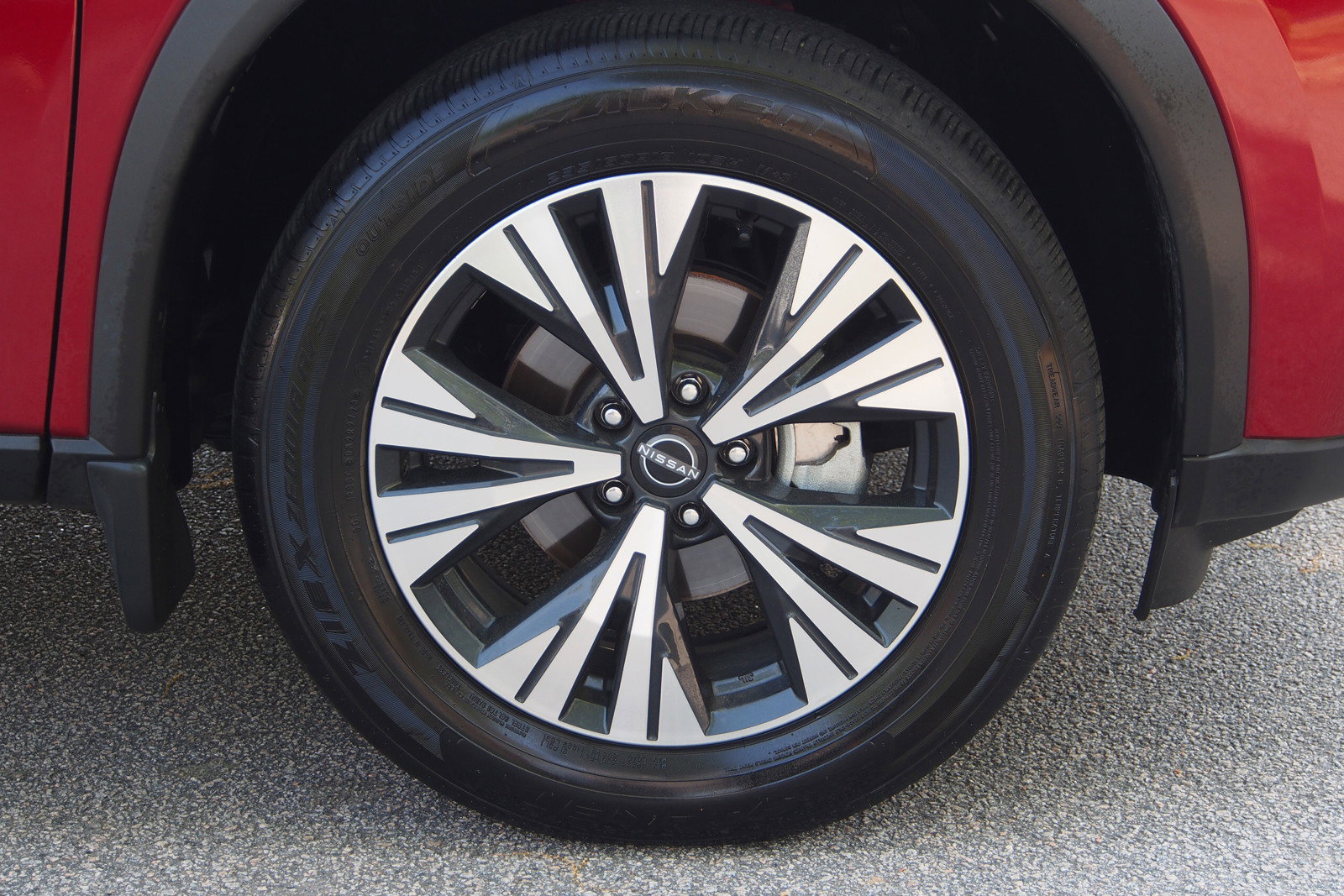 Used 2023 Nissan Rogue SV FWD image 9