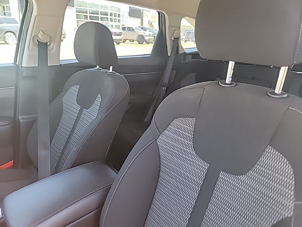 Used 2022 Kia Sorento LX image 8