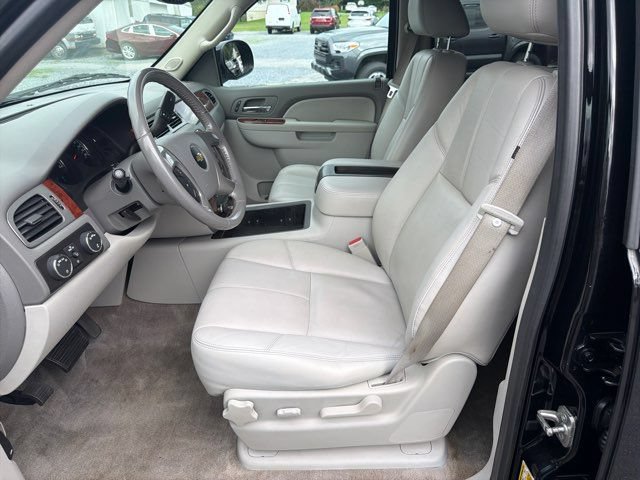 Used 2012 Chevrolet Suburban LT AWD/4WD image 14