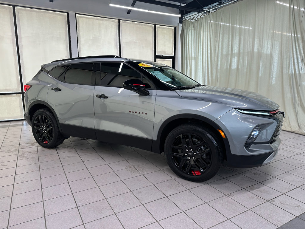 Certified 2024 Chevrolet Blazer LT w/ Redline Edition FWD image 2