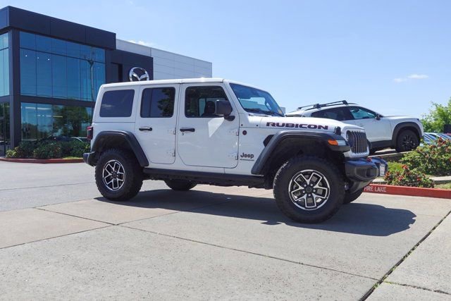 Used 2025 Jeep Wrangler Unlimited Rubicon AWD/4WD image 4
