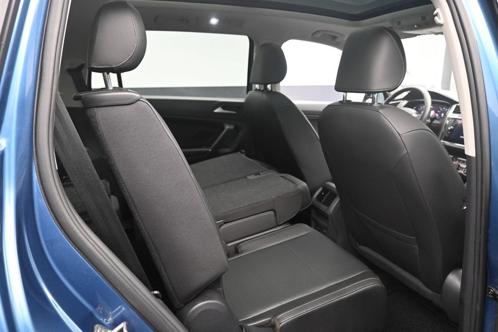 Used 2020 Volkswagen Tiguan SEL FWD image 28