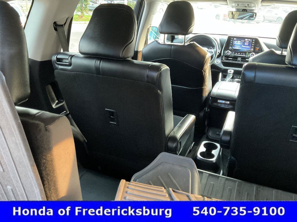 Used 2021 Toyota Highlander XLE AWD/4WD image 20