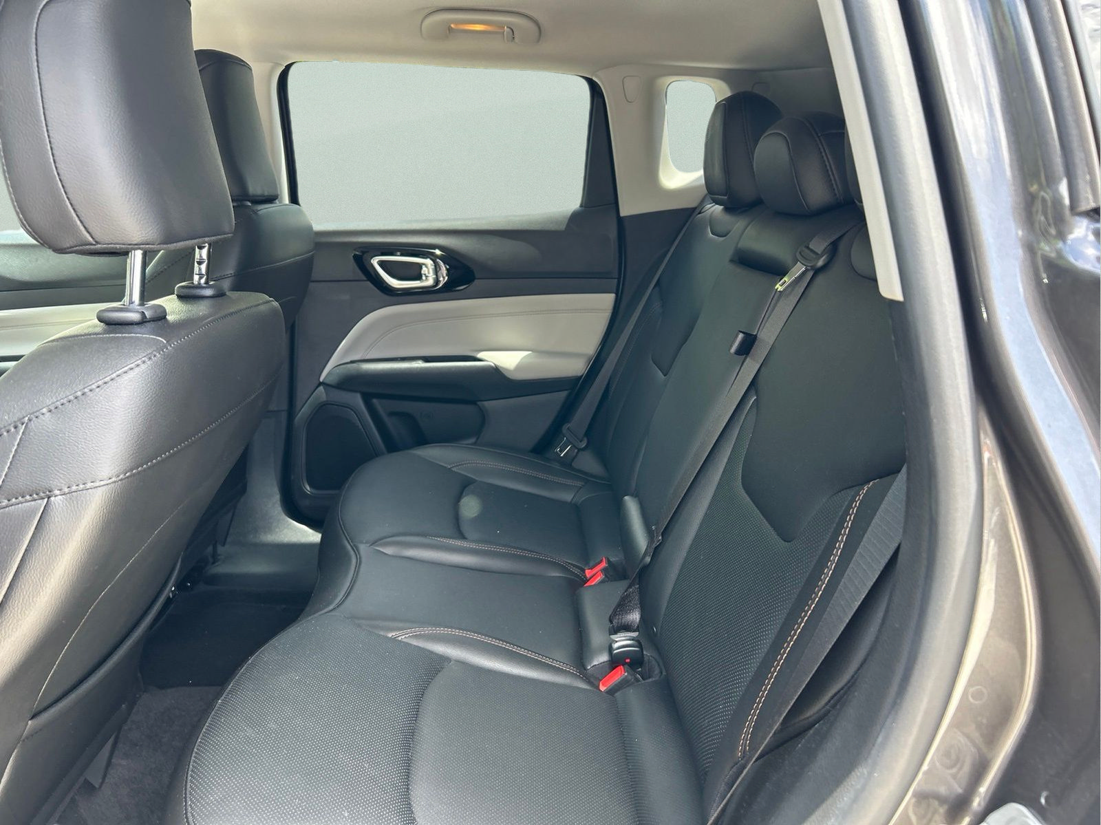 Certified 2022 Jeep Compass Limited w/ Elite Group AWD/4WD image 10