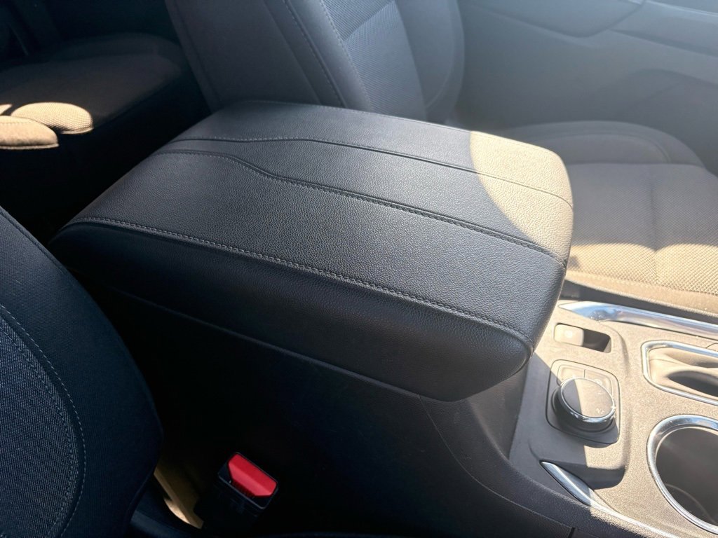 Used 2023 Chevrolet Traverse LT image 16