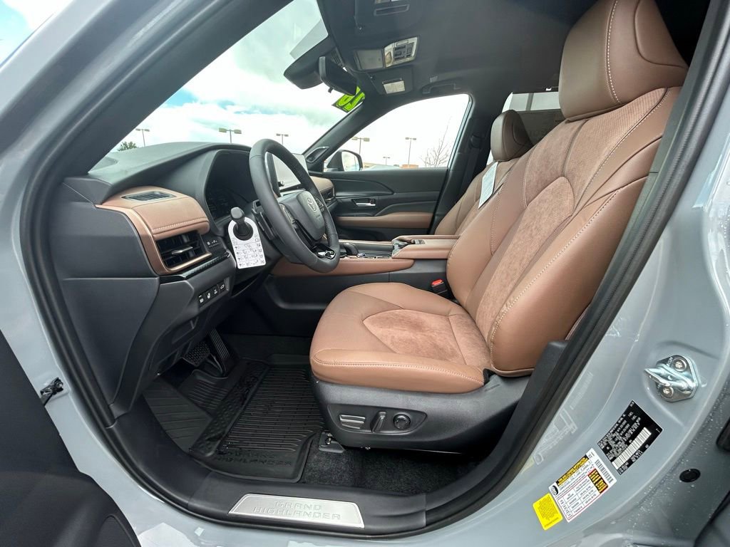Used 2026 Toyota Grand Highlander AWD Hybrid image 10