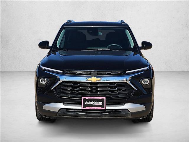 Used 2025 Chevrolet TrailBlazer LT FWD image 2