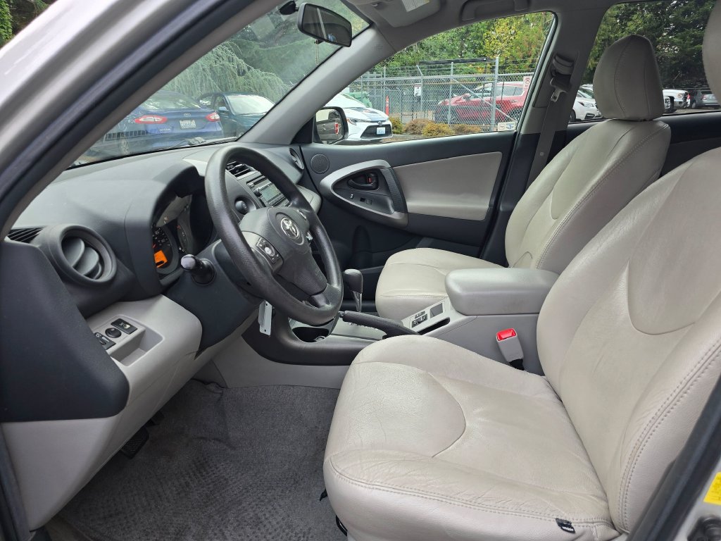 Used 2012 Toyota RAV4 4WD V6 w/ Tow Prep Pkg image 7