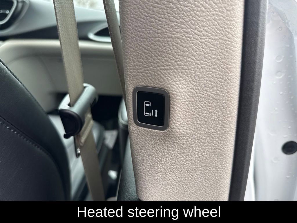 Used 2024 Chrysler Pacifica Touring-L image 15