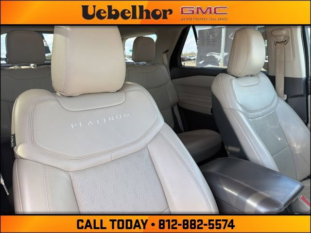 Used 2020 Ford Explorer Platinum w/ Premium Technology Package image 4