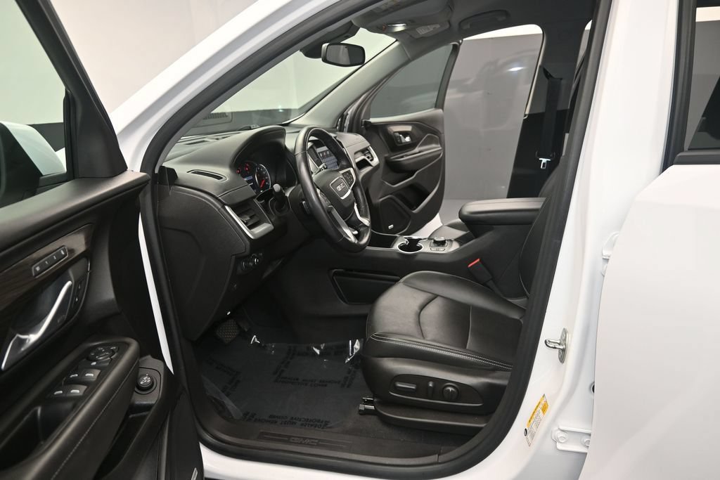 Used 2022 GMC Terrain SLT w/ Infotainment Package II FWD image 13