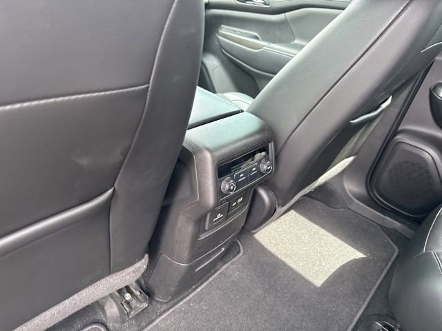 Used 2020 GMC Acadia SLT w/ Trailering Package FWD image 12