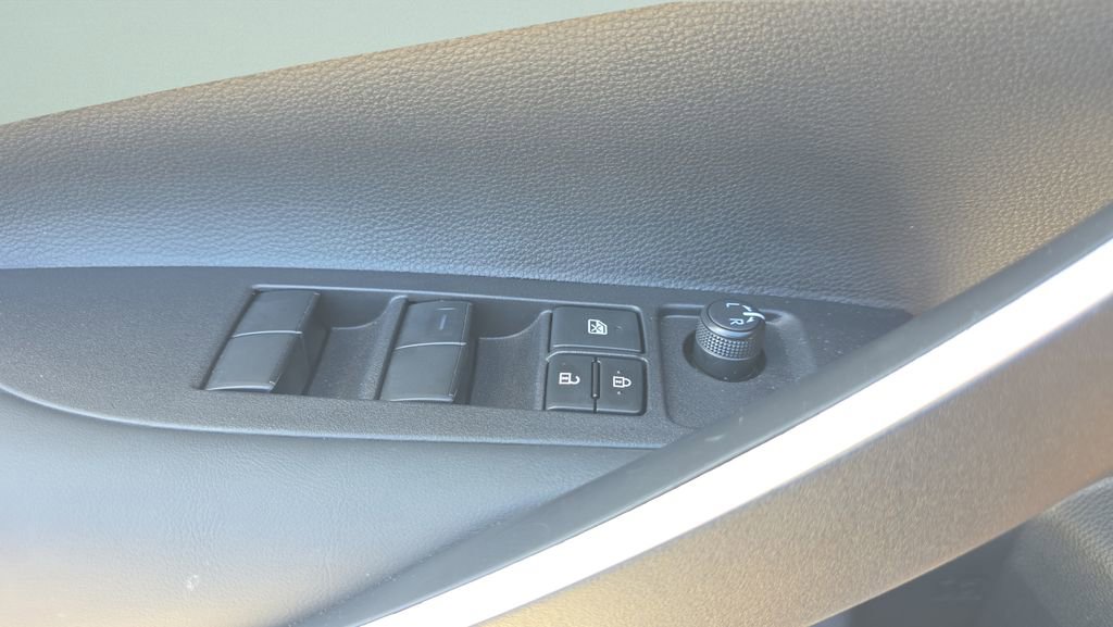 Used 2025 Toyota Corolla SE image 16