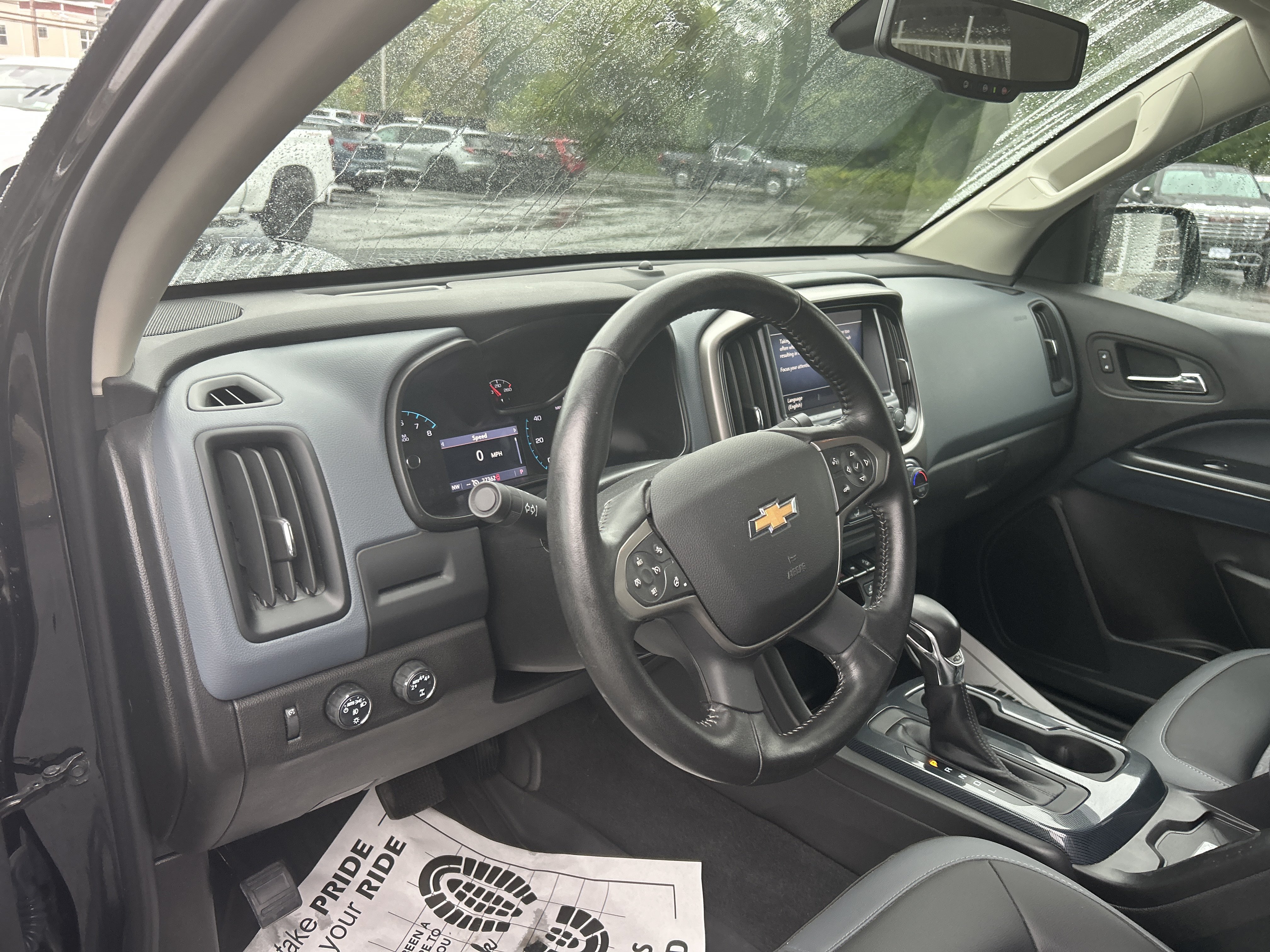 Used 2022 Chevrolet Colorado Z71 w/ Z71 Midnight Edition AWD/4WD image 16