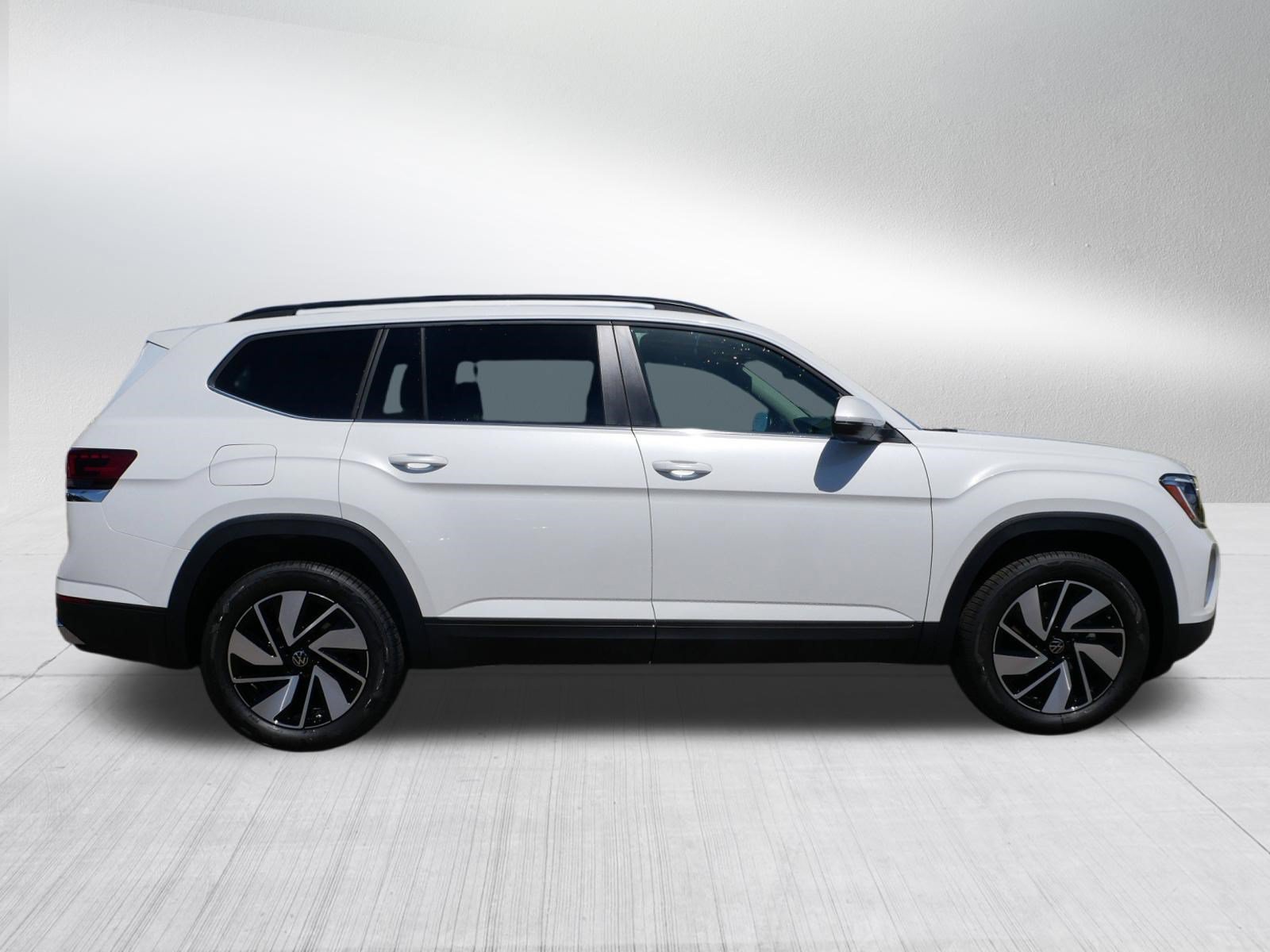New 2026 Volkswagen Atlas SE AWD/4WD image 2