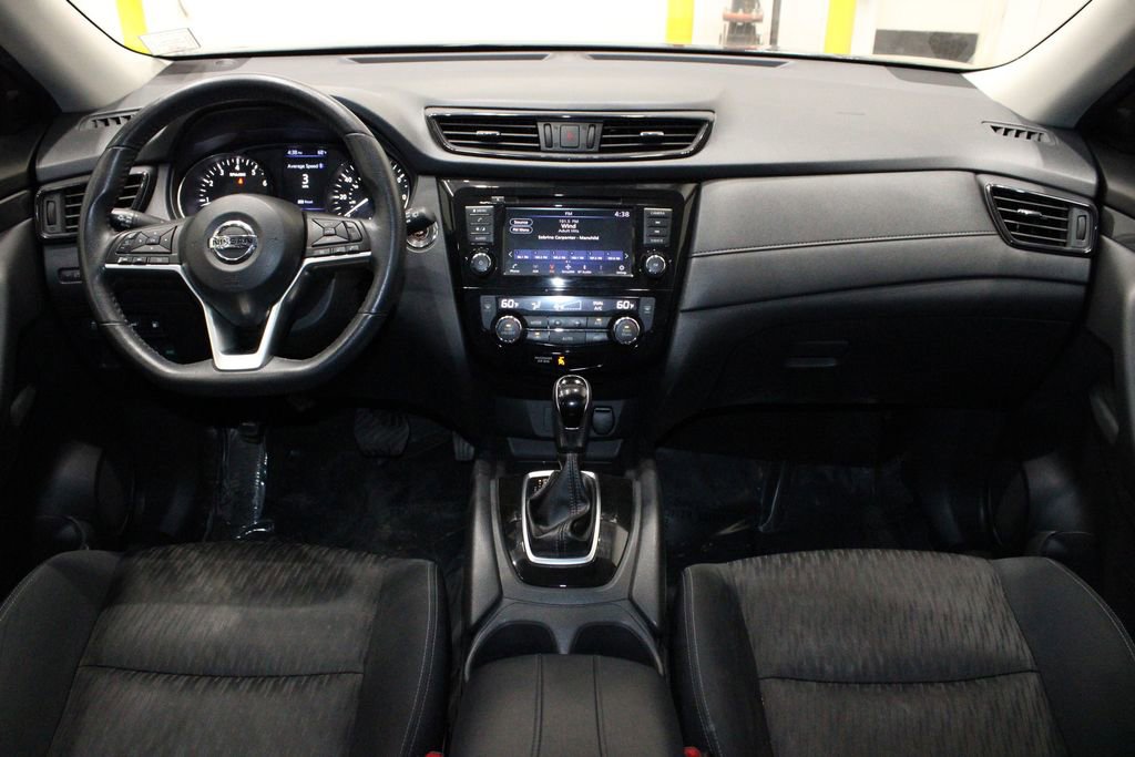 Used 2020 Nissan Rogue SV image 29