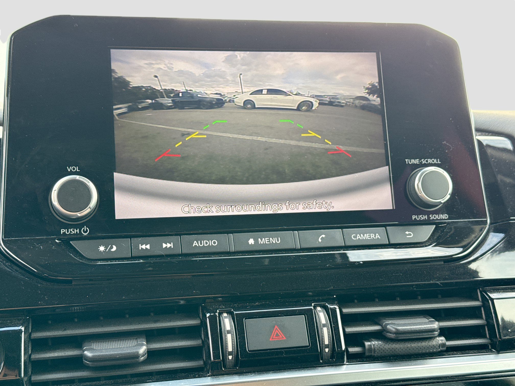 Used 2023 Nissan Pathfinder SV image 33