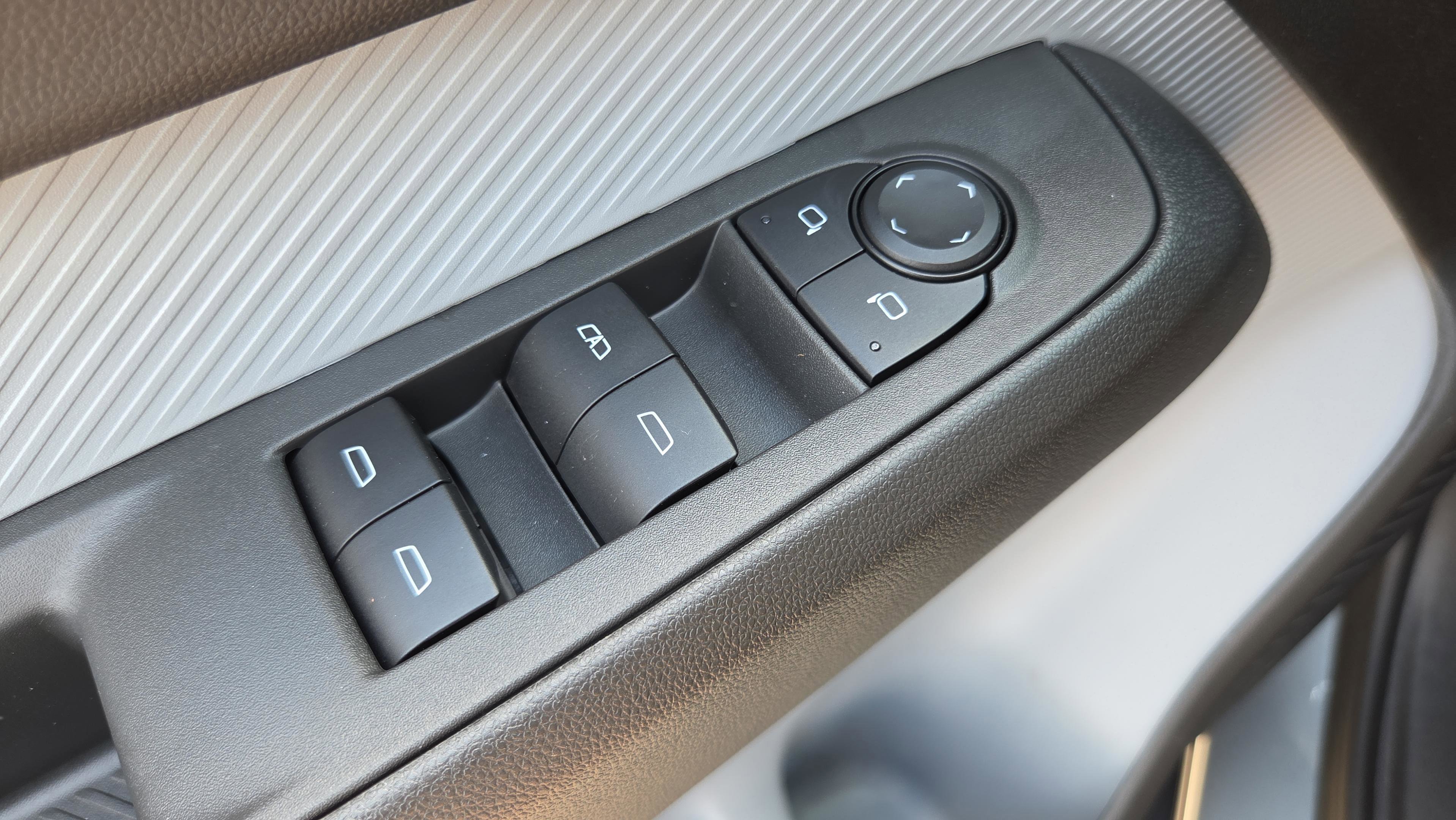 New 2027 Chevrolet Bolt RS w/ LPO, All-Weather Package FWD image 27