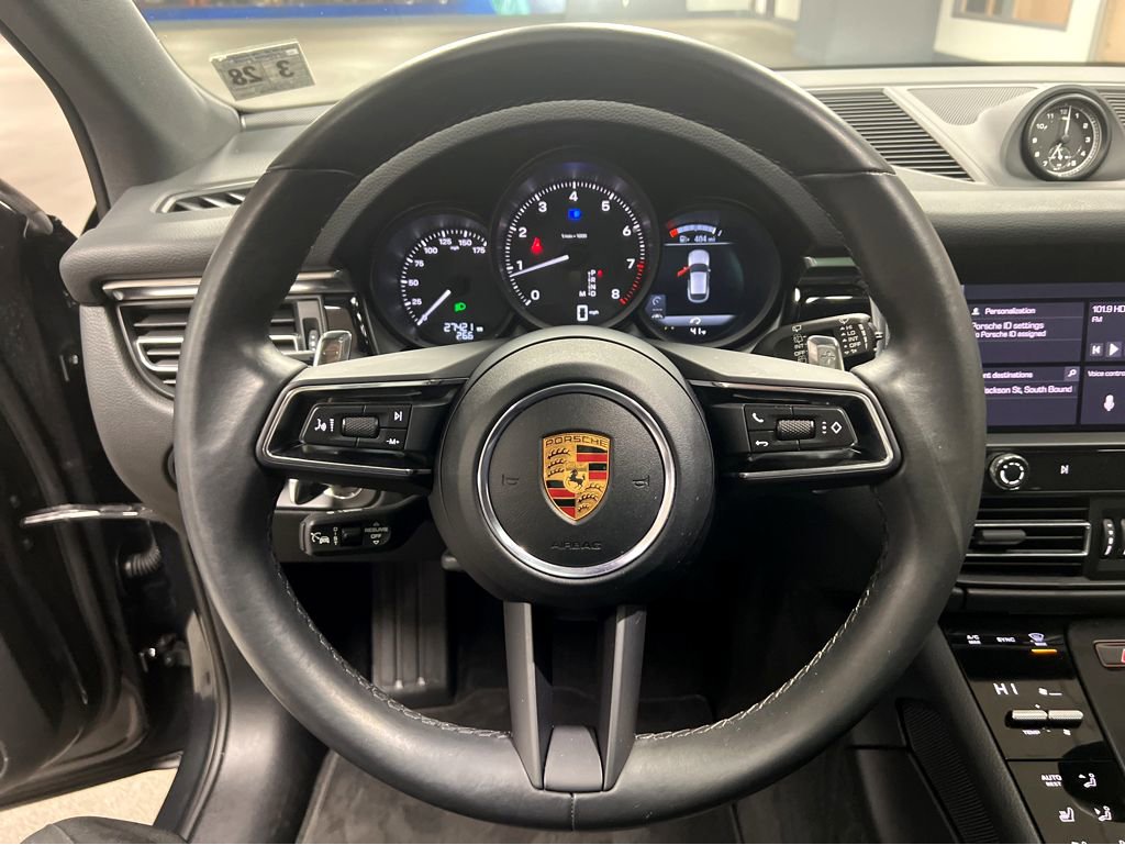 Used 2023 Porsche Macan image 11