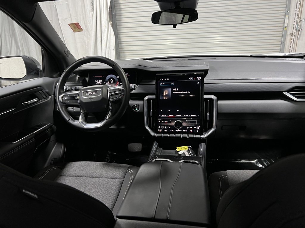 Used 2025 GMC Acadia Elevation image 15
