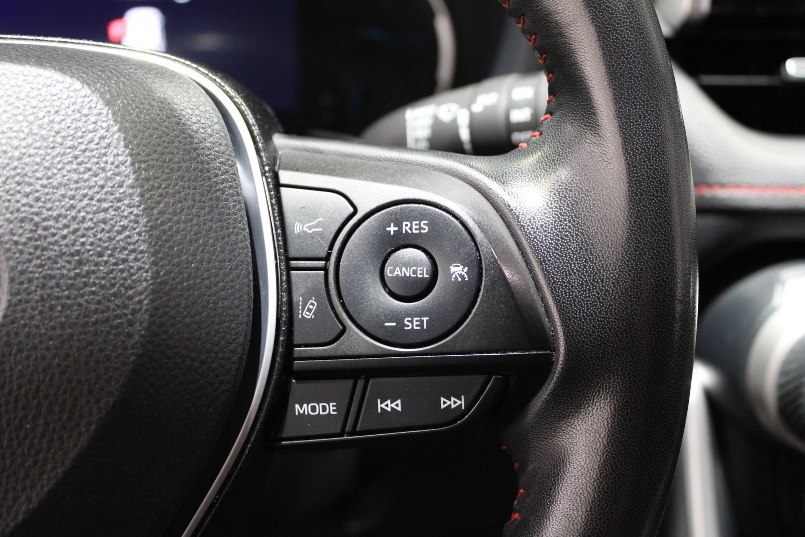Used 2022 Toyota RAV4 XSE AWD/4WD image 27