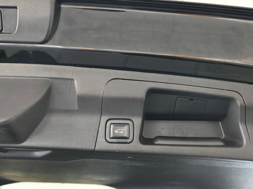 Certified 2023 GMC Acadia Denali w/ Denali Ultimate Package AWD/4WD image 15